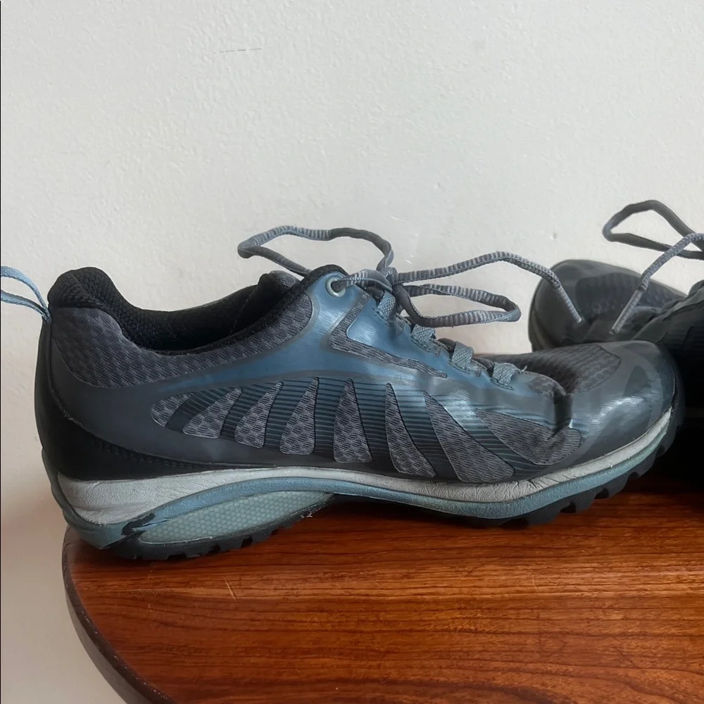 Merrell Women's Black and Gray Athletic Shoes vibram soles